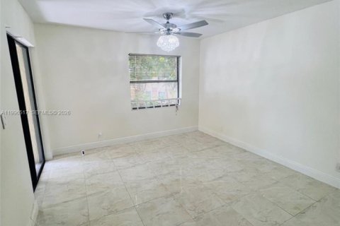 Copropriété à vendre à Sunrise, Floride: 1 chambre, 70.05 m2 № 2058788 - photo 7