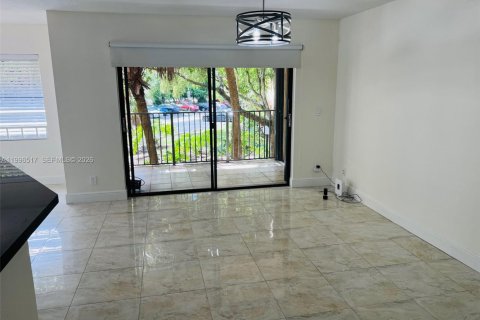 Copropriété à vendre à Sunrise, Floride: 1 chambre, 70.05 m2 № 2058788 - photo 5