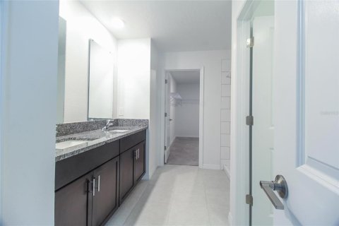 House in Bartow, Florida 4 bedrooms, 240.06 sq.m. № 1914611 - photo 13
