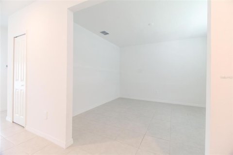 House in Bartow, Florida 4 bedrooms, 240.06 sq.m. № 1914611 - photo 3