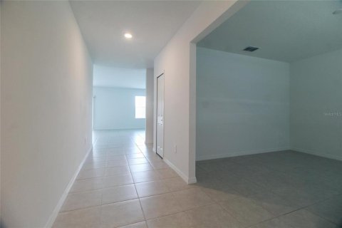 House in Bartow, Florida 4 bedrooms, 240.06 sq.m. № 1914611 - photo 2
