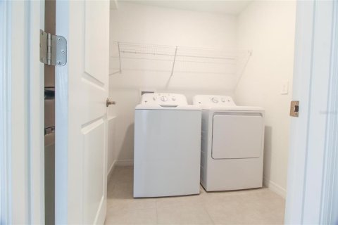 House in Bartow, Florida 4 bedrooms, 240.06 sq.m. № 1914611 - photo 14