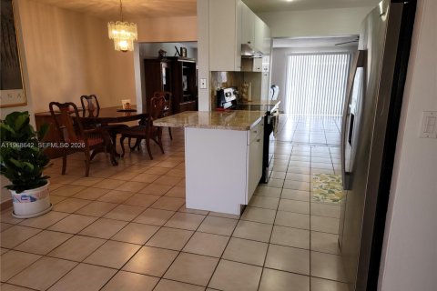 Casa en venta en Miami, Florida, 2 dormitorios, 89.56 m2 № 2029963 - foto 11