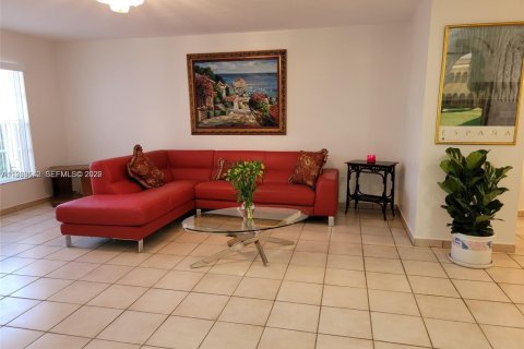 Casa en venta en Miami, Florida, 2 dormitorios, 89.56 m2 № 2029963 - foto 3