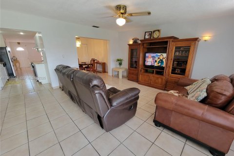 Casa en venta en Miami, Florida, 2 dormitorios, 89.56 m2 № 2029963 - foto 7
