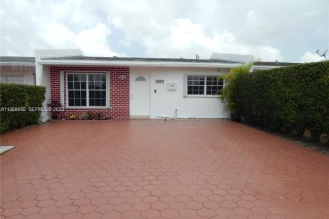 Casa en Miami, Florida 2 dormitorios, 89.56 m2 № 2029963