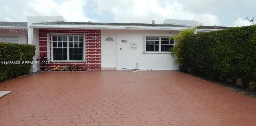 Casa en Miami, Florida 2 dormitorios, 89.56 m2 № 2029963