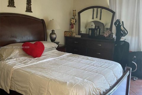 Снять в аренду квартиру в Норт-Бей-Виллидж, Флорида 2 спальни, 83.61м2, № 2051408 - фото 7