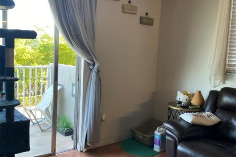 Снять в аренду квартиру в Норт-Бей-Виллидж, Флорида 2 спальни, 83.61м2, № 2051408 - фото 6