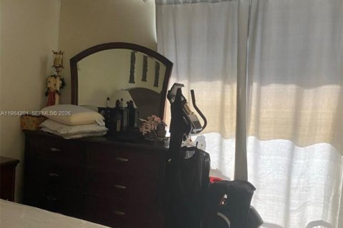 Снять в аренду квартиру в Норт-Бей-Виллидж, Флорида 2 спальни, 83.61м2, № 2051408 - фото 8