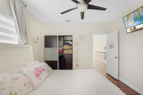 Villa ou maison à vendre à Miami, Floride: 4 chambres, 250.84 m2 № 1847799 - photo 2