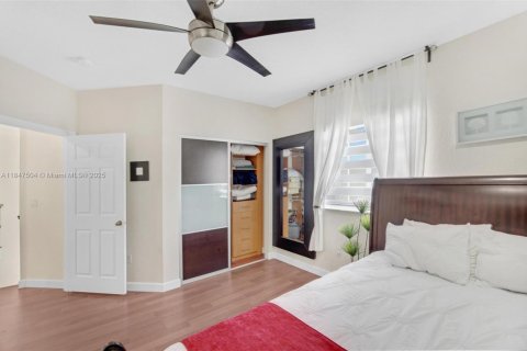 Villa ou maison à vendre à Miami, Floride: 4 chambres, 250.84 m2 № 1847799 - photo 18