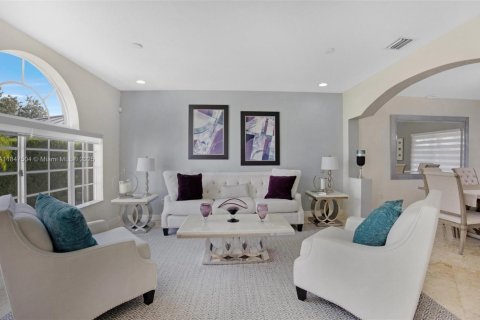 Villa ou maison à vendre à Miami, Floride: 4 chambres, 250.84 m2 № 1847799 - photo 17