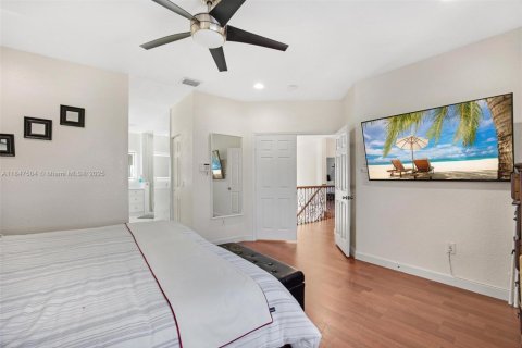 Villa ou maison à vendre à Miami, Floride: 4 chambres, 250.84 m2 № 1847799 - photo 10