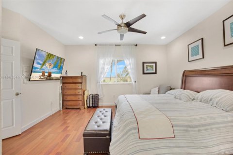 Villa ou maison à vendre à Miami, Floride: 4 chambres, 250.84 m2 № 1847799 - photo 11