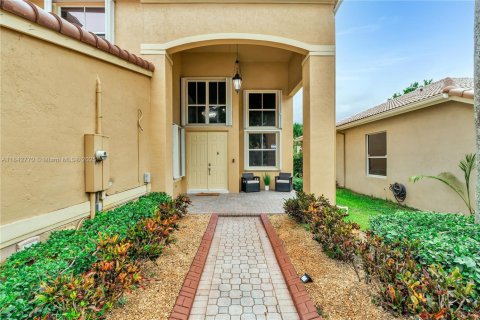 House in Coconut Creek, Florida 4 bedrooms, 229.84 sq.m. № 1836724 - photo 3