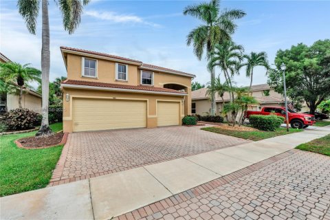 House in Coconut Creek, Florida 4 bedrooms, 229.84 sq.m. № 1836724 - photo 2