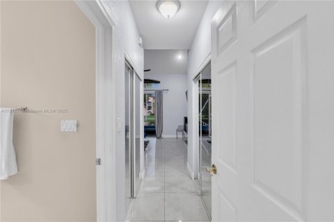 House in Coconut Creek, Florida 4 bedrooms, 229.84 sq.m. № 1836724 - photo 16