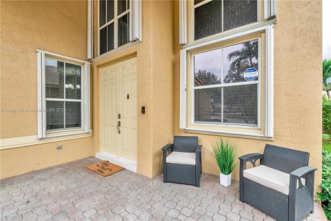 House in Coconut Creek, Florida 4 bedrooms, 229.84 sq.m. № 1836724 - photo 4