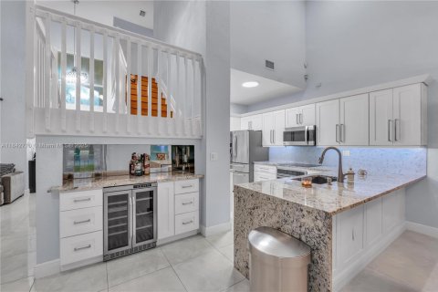 House in Coconut Creek, Florida 4 bedrooms, 229.84 sq.m. № 1836724 - photo 8