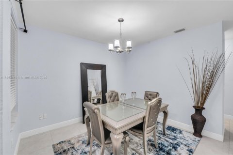 House in Coconut Creek, Florida 4 bedrooms, 229.84 sq.m. № 1836724 - photo 23