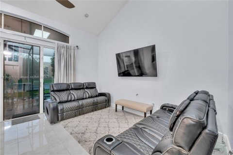 House in Coconut Creek, Florida 4 bedrooms, 229.84 sq.m. № 1836724 - photo 26