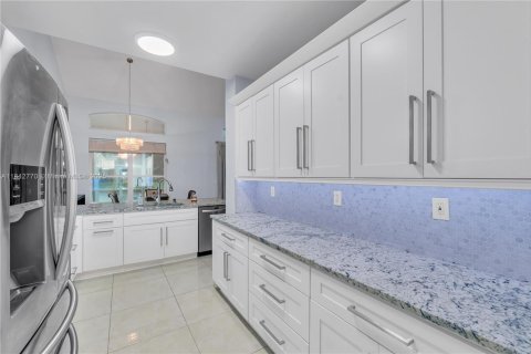 House in Coconut Creek, Florida 4 bedrooms, 229.84 sq.m. № 1836724 - photo 9
