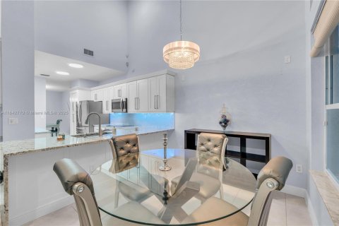 House in Coconut Creek, Florida 4 bedrooms, 229.84 sq.m. № 1836724 - photo 28