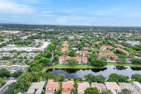 House in Coconut Creek, Florida 4 bedrooms, 229.84 sq.m. № 1836724 - photo 6