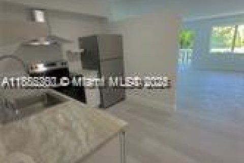 Condominio en venta en Bay Harbor Islands, Florida, 1 dormitorio, 75.25 m2 № 1931247 - foto 6