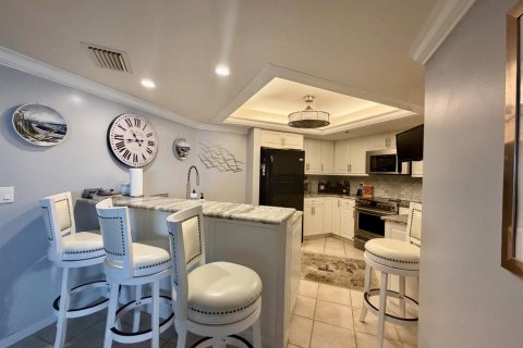 Condo in St. Lucie, Florida, 3 bedrooms № 2182850 - photo 17