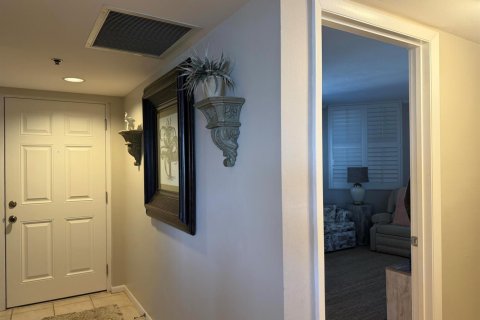 Condo in St. Lucie, Florida, 3 bedrooms № 2182850 - photo 11