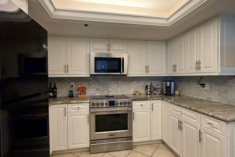 Condo in St. Lucie, Florida, 3 bedrooms № 2182850 - photo 12