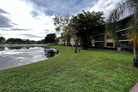 Copropriété à louer à Coral Springs, Floride: 2 chambres, 75.72 m2 № 1930593 - photo 17