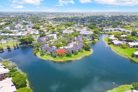 Copropriété à louer à Coral Springs, Floride: 2 chambres, 75.72 m2 № 1930593 - photo 21