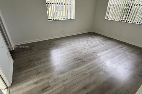 Copropriété à louer à Coral Springs, Floride: 2 chambres, 75.72 m2 № 1930593 - photo 2