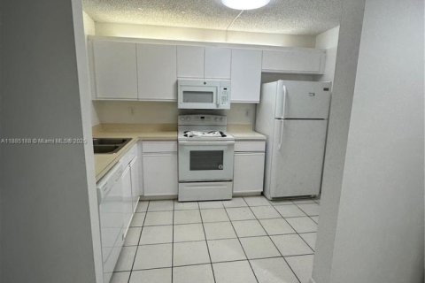 Copropriété à louer à Coral Springs, Floride: 2 chambres, 75.72 m2 № 1930593 - photo 3