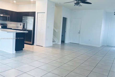 Casa en alquiler en Homestead, Florida, 4 dormitorios, 179.67 m2 № 1927776 - foto 7