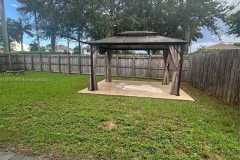 Casa en alquiler en Homestead, Florida, 4 dormitorios, 179.67 m2 № 1927776 - foto 12
