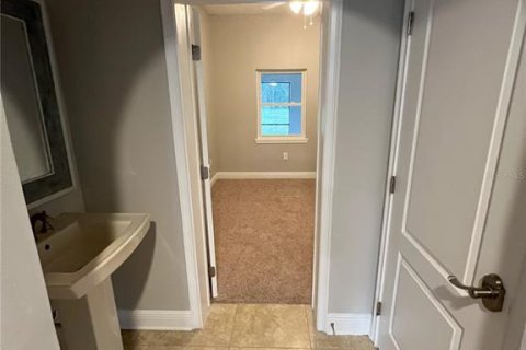 Casa en alquiler en Orlando, Florida, 4 dormitorios, 179.3 m2 № 1856592 - foto 19