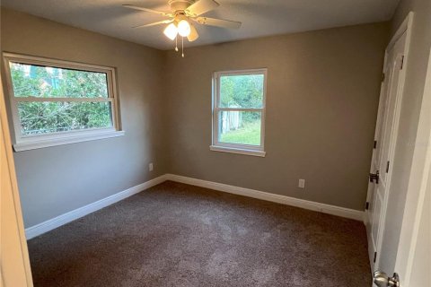 Casa en alquiler en Orlando, Florida, 4 dormitorios, 179.3 m2 № 1856592 - foto 12