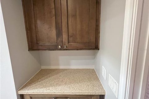 Casa en alquiler en Orlando, Florida, 4 dormitorios, 179.3 m2 № 1856592 - foto 25