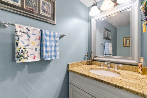 House in Tampa, Florida 3 bedrooms, 201.97 sq.m. № 2339310 - photo 15