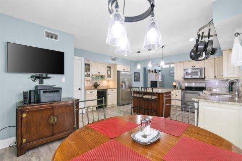 House in Tampa, Florida 3 bedrooms, 201.97 sq.m. № 2339310 - photo 22