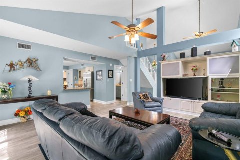 House in Tampa, Florida 3 bedrooms, 201.97 sq.m. № 2339310 - photo 14