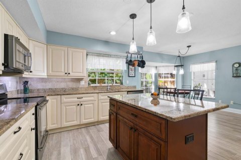 House in Tampa, Florida 3 bedrooms, 201.97 sq.m. № 2339310 - photo 26