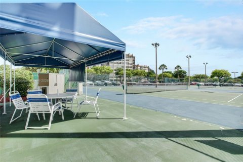 Купить кондоминиум в Пемброк-Пайнс, Флорида 2 спальни, 108.7м2, № 1933186 - фото 22