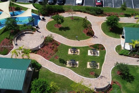 Купить кондоминиум в Пемброк-Пайнс, Флорида 2 спальни, 108.7м2, № 1933186 - фото 19