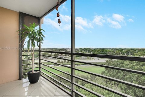Купить кондоминиум в Пемброк-Пайнс, Флорида 2 спальни, 108.7м2, № 1933186 - фото 14