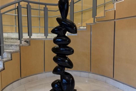 Condo in Miami Beach, Florida  № 2000967 - photo 24